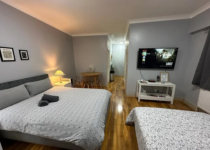 Central Ground Floor Studio